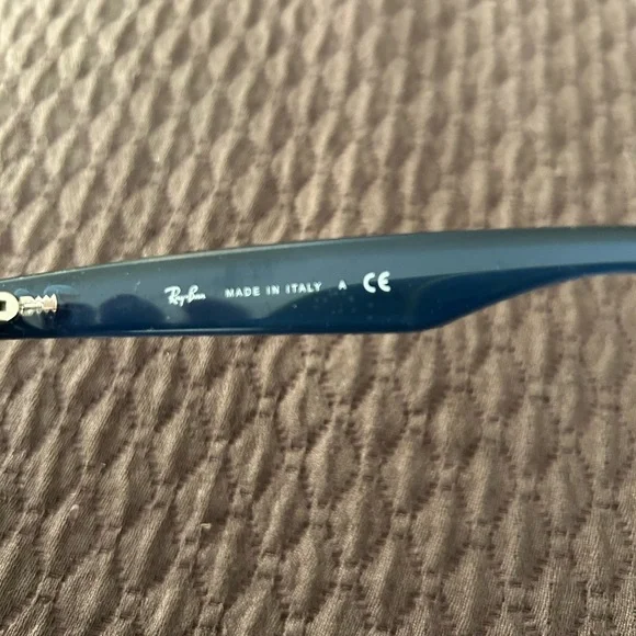 Ray-Ban “New Wayfarer” matte Blue Sunglasses - Picture 3 of 4